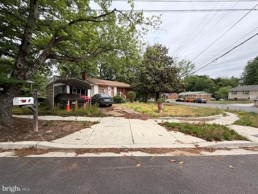 9608 MEADOW LARK AVENUE - Photo 1