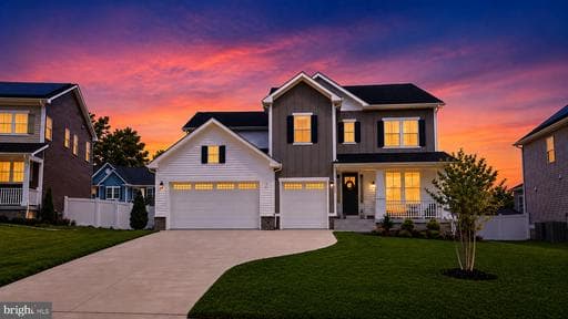 102 TRIANGLE COURT - Photo 1