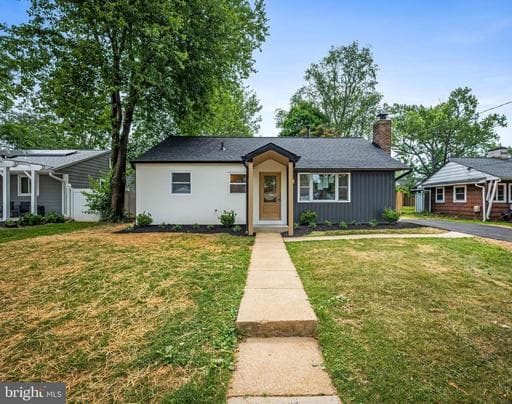 1918 GAINSBORO ROAD - Photo 1