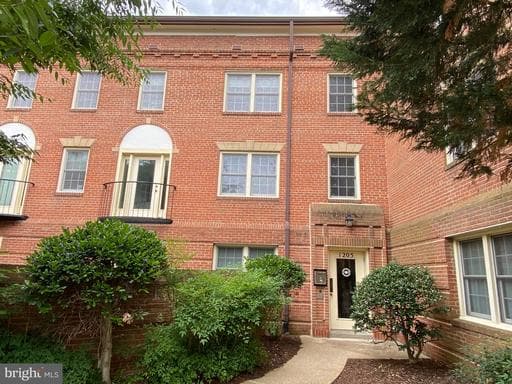 1205 N PITT STREET 2C
