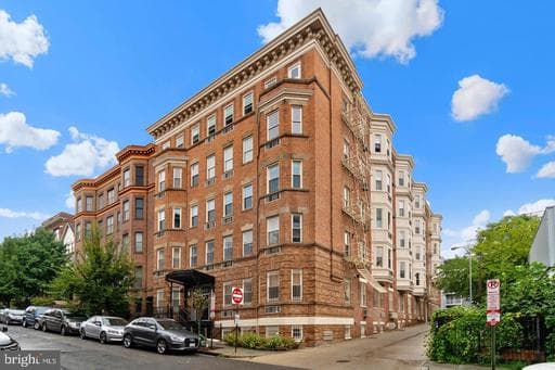 1415 CHAPIN STREET 204