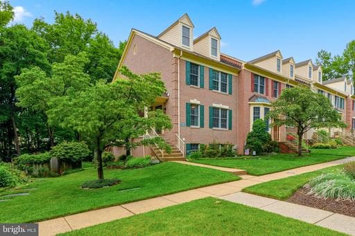 942 WALNUT WOOD ROAD - Photo 1