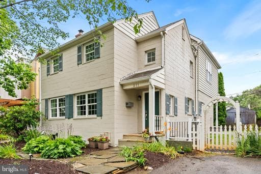 211 W GREENWAY BOULEVARD