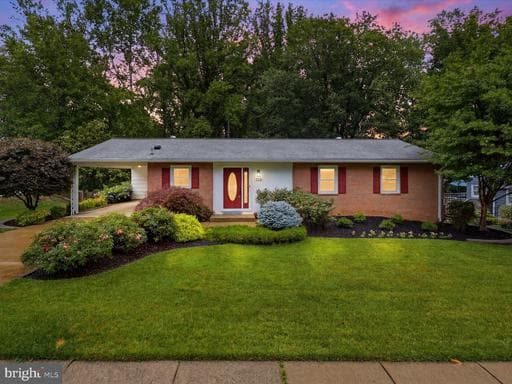 7218 HADLOW DRIVE - Photo 1