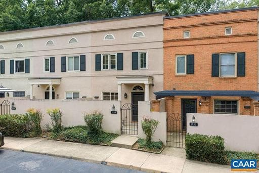1554 GARDEN CT,CHARLOTTESVILLE,VA,22901,ALBEMARLE