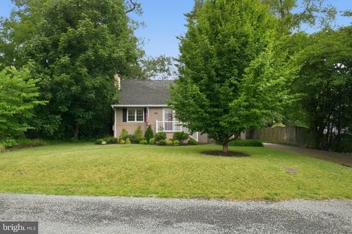 7002 Lee Park Ct, Falls Church, VA 22042-3908, United States - Photo 1