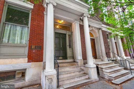10 W MADISON STREET 1