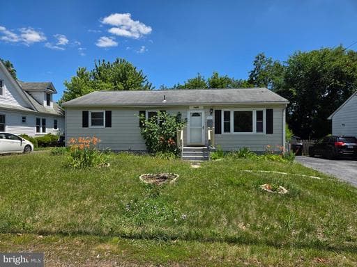 1033 ALLEN DRIVE - Photo 1