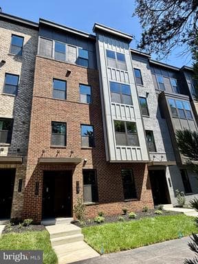 21849 EXPRESS TERRACE - Photo 1