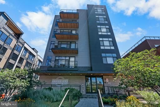 911 2ND STREET 204