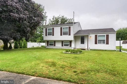 1520 MEADOWCREST COURT - Photo 1