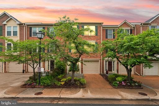 917 Rolfe Pl, Alexandria, VA 22314-1383, United States
