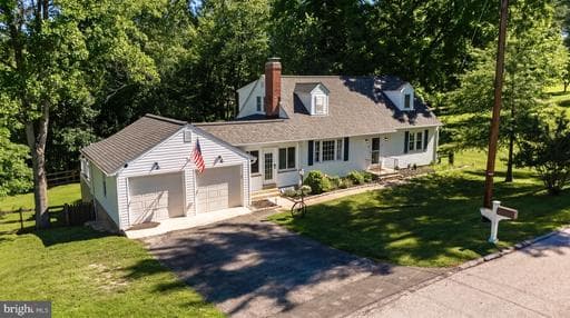 1102 Greenway Rd, Cockeysville, MD 21030-1708, United States - Photo 1