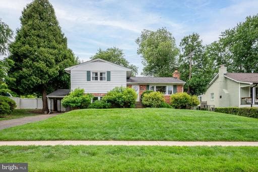 7011 Sea Cliff Rd, McLean, VA 22101-5024, United States - Photo 1