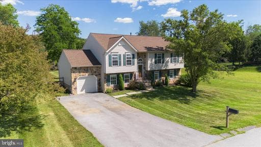 456 WESTMINSTER COURT - Photo 1