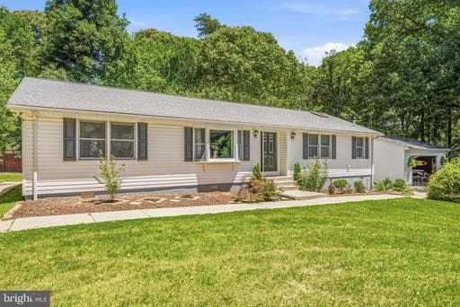 110 SIMMONS ROAD - Photo 1