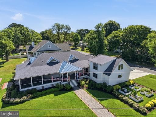 303 MANOR - Photo 1