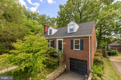 108 SHERMAN AVENUE - Photo 1