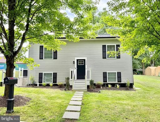1590 HOMELAND DRIVE - Photo 1