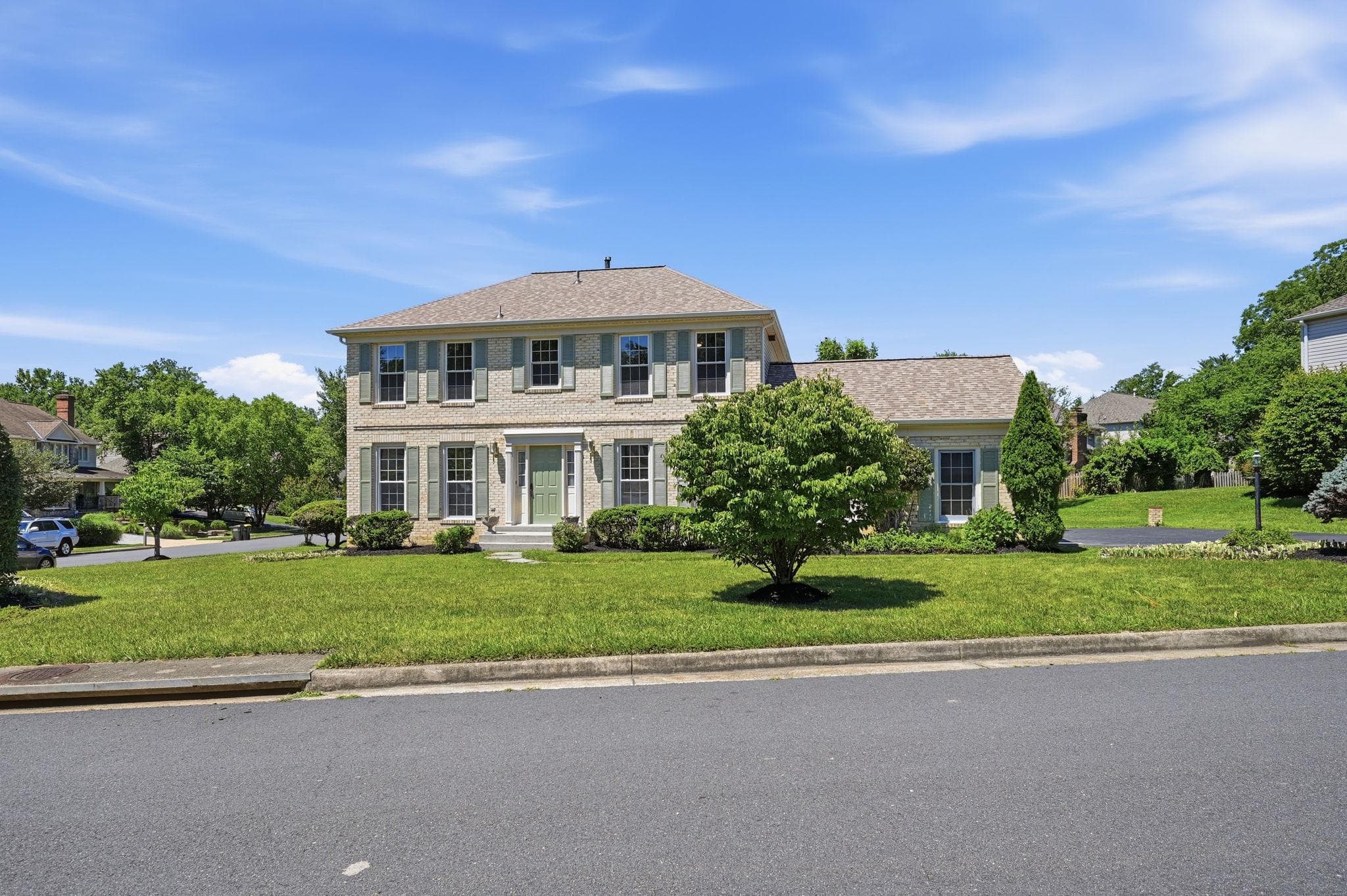 8401 Cardinal Glen Ct, Vienna, VA 22182-5071, United States - Photo 1