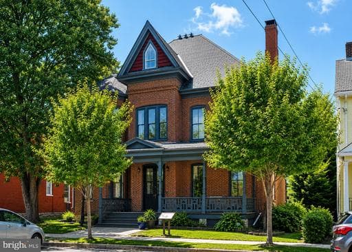 525 N LOCUST STREET - Photo 1