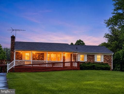 7087 LAKEVIEW DRIVE - Photo 1