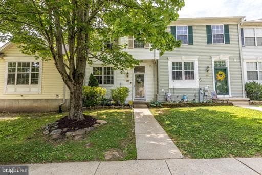225 WOODLAND GREEN WAY