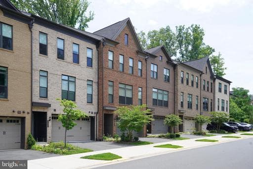 4507 PLATEAU DRIVE - Photo 1