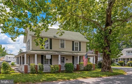 120 BOUNDARY STREET - Photo 1
