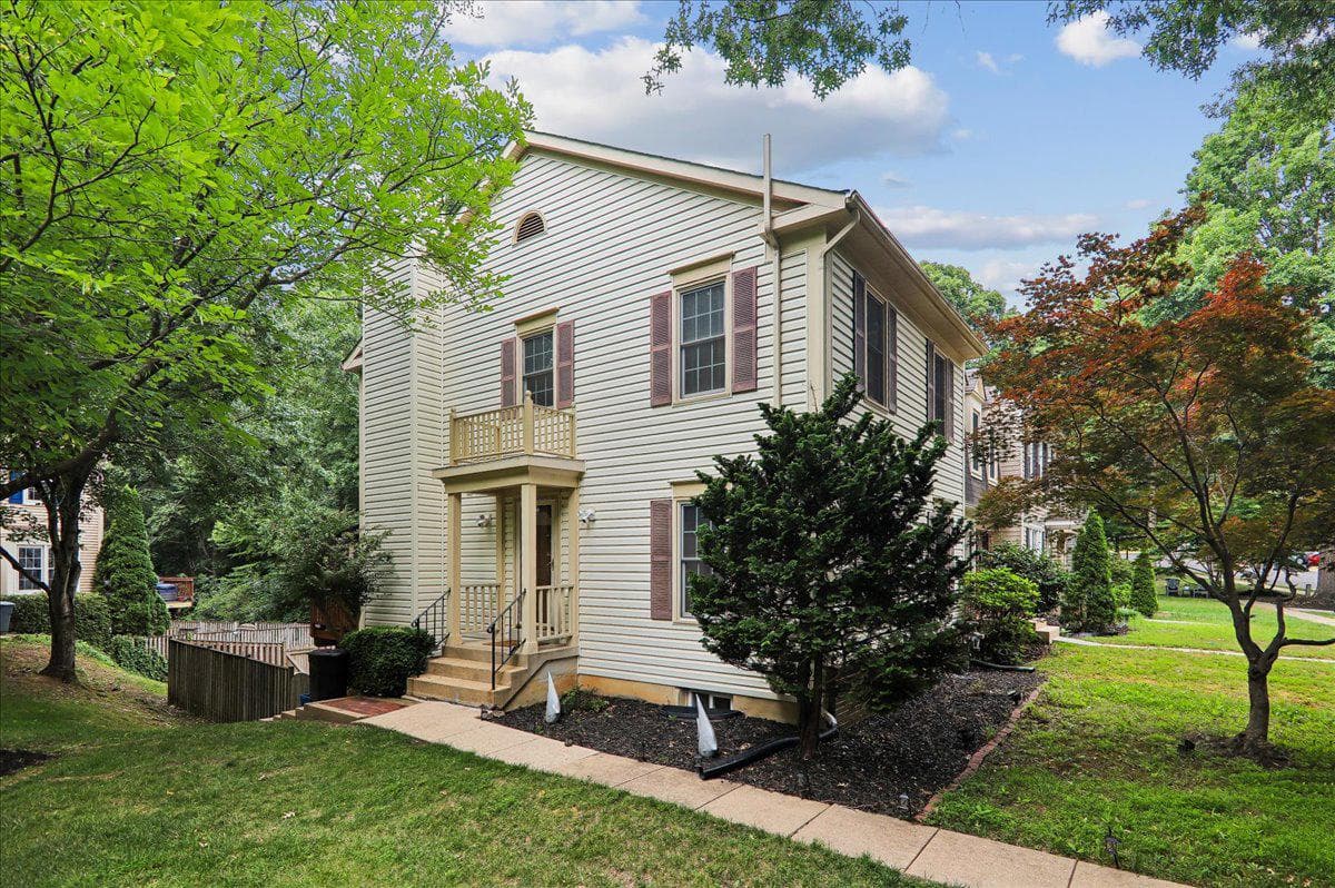7408 Spring Tree Dr, Springfield, VA 22153-2027, United States