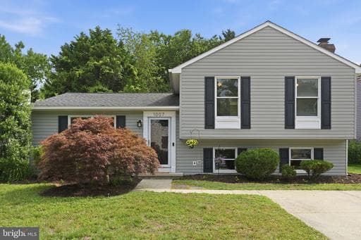 1007 TASKER LANE - Photo 1