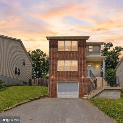 9512 McKinley Ave, Manassas, VA 20110-5682, United States - Photo 1