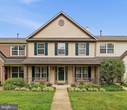 105 NEW CASTLE COURT - Photo 1