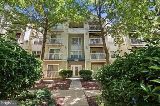 13800 FARNSWORTH LANE 5407