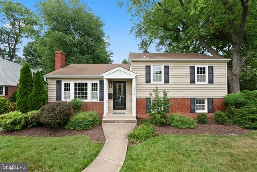 1212 CROTON DRIVE