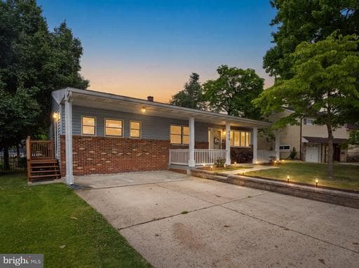 605 CAROLYN ROAD - Photo 1