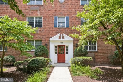 1722 W ABINGDON DRIVE 301