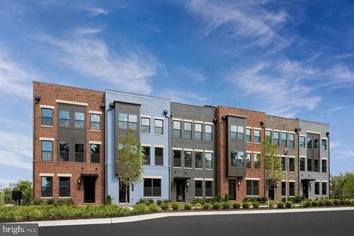 13041 Hattontown Sq, Herndon, VA 20171-6296, United States