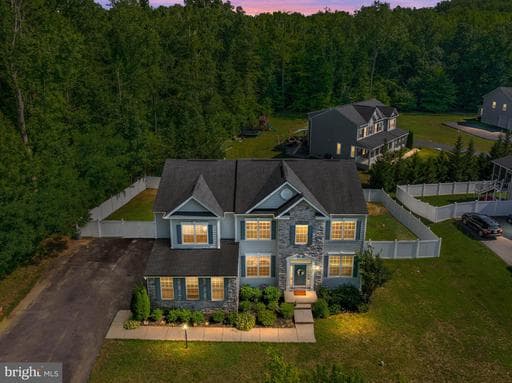 693 LOCH HAVEN ROAD - Photo 1