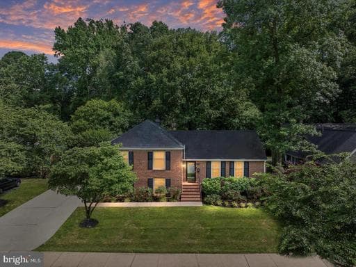 1589 CROFTON PARKWAY - Photo 1