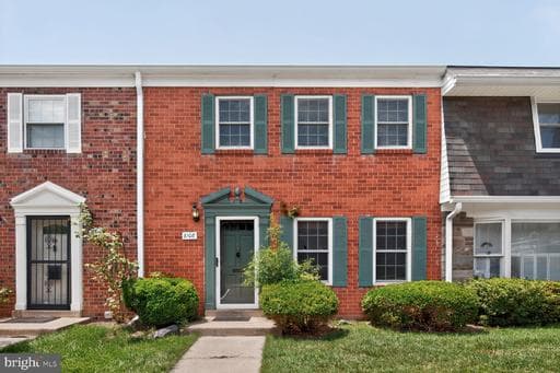 8108 LAKECREST DRIVE - Photo 1