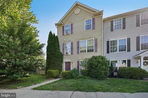 981 PIRATES COURT - Photo 1