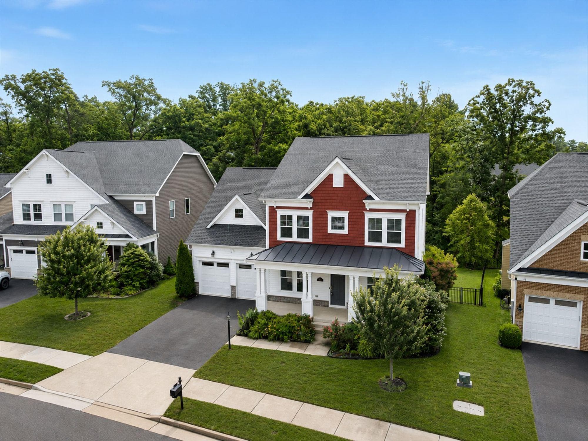 23766 Kilkerran Dr, Aldie, VA 20105-4109, United States - Photo 1