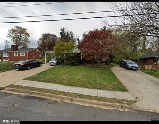6105 Munson RD FALLS CHURCH VA 22044