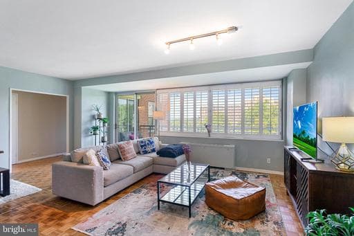 3900 WATSON PLACE B-6D