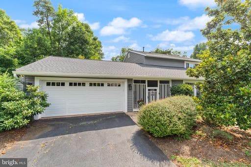 314 AVONDALE DRIVE - Photo 1