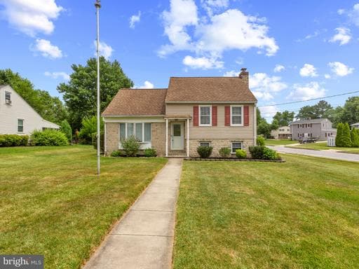 2109 ARLONNE DRIVE - Photo 1