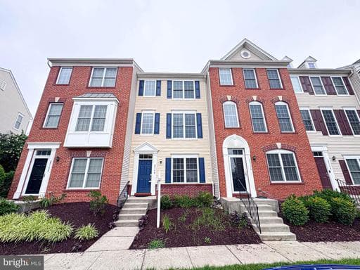 25154 Monteith Ter, Chantilly, VA 20152-6706, United States