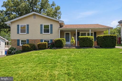 1206 E Iberia Rd, Sterling, VA 20164-2724, United States - Photo 1
