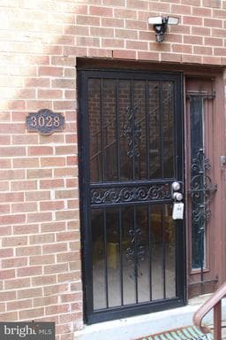 3028 Pineview Ct NE, Washington, DC 20018-1618, United States - Photo 1